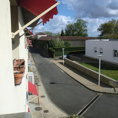 Hotel Bar Des Arenes Pontonx-sur-lʼAdour Exterior foto